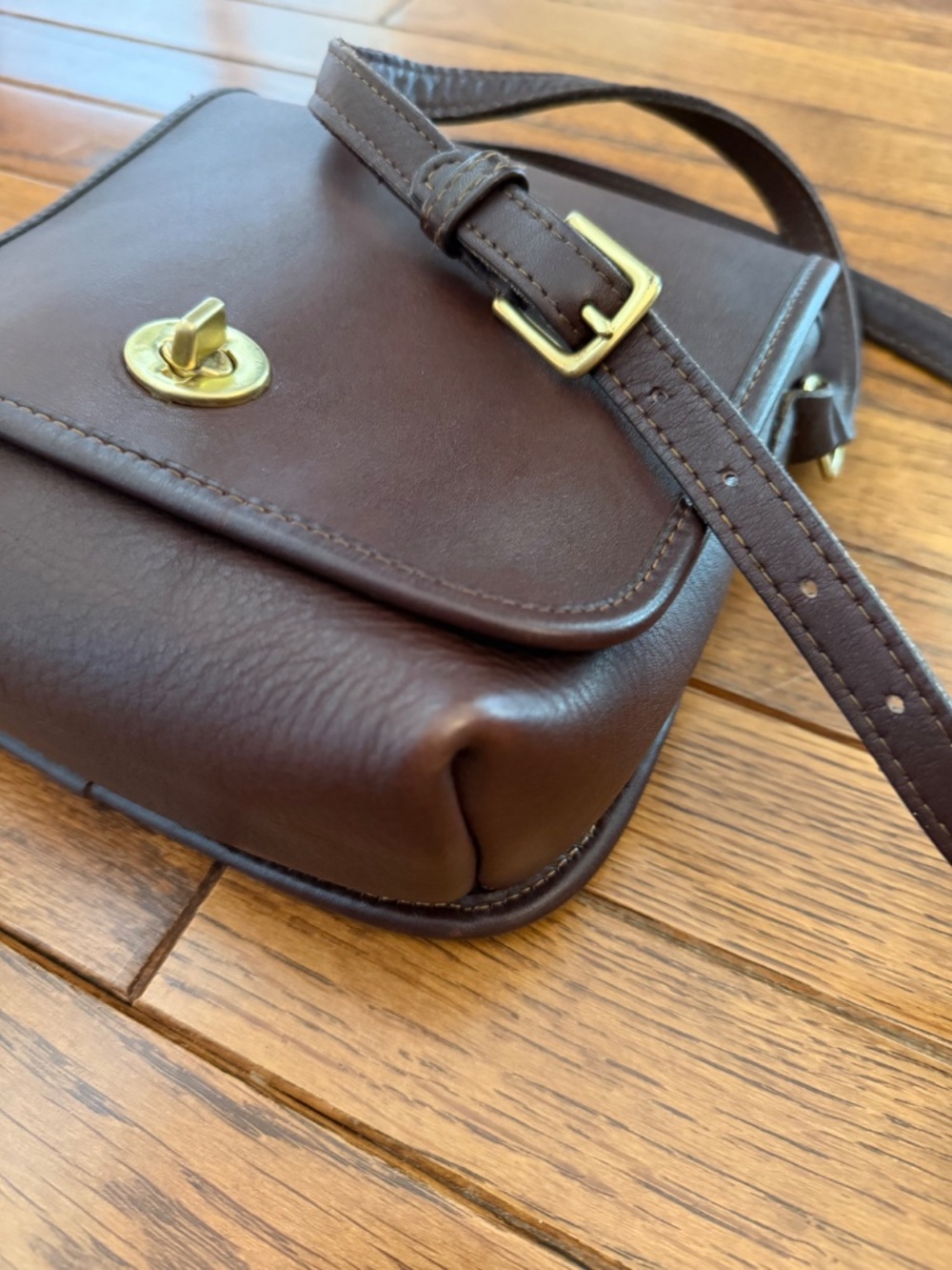 Vintage Coach #9076 Legacy Companion Flap Crossbody Brown Leather - Picture 4 of 7